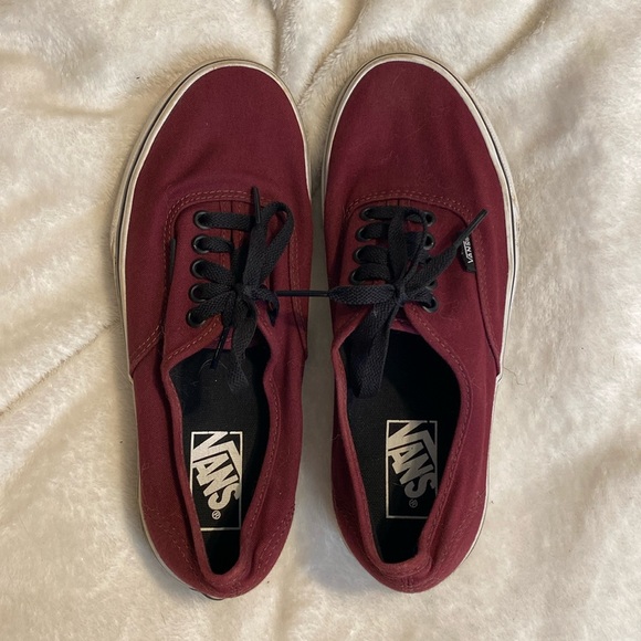 Maroon vans - Picture 1 of 7